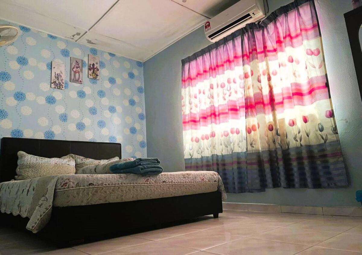 Holiday home Cozy Terrace - 1km To Water Theme Park Tambun *